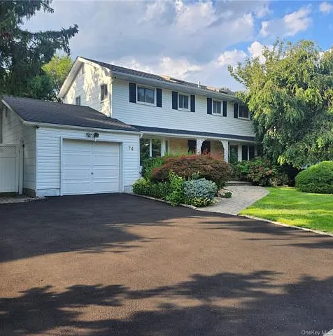 74 Rockland Dr