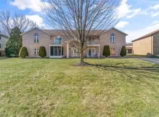 930 Pearson Cir, Youngstown, OH 44512