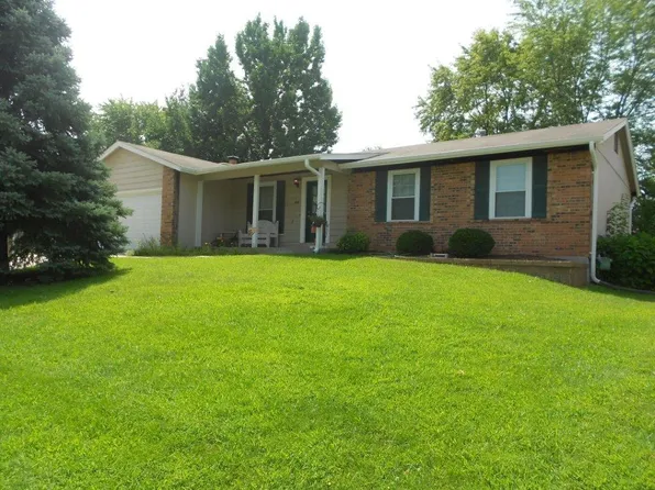 46 Valley View Dr, Saint Peters, MO 63376