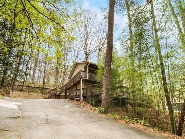 5121 Heather Rd SE, Smyrna, GA 30082