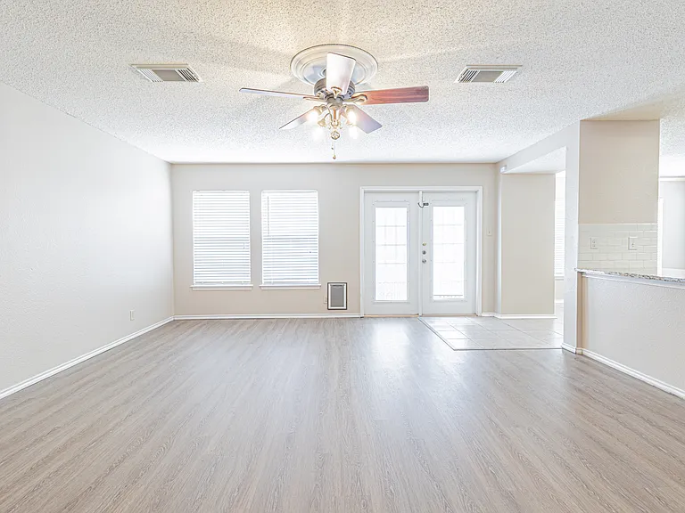 420 Ashley Park — Photo 30