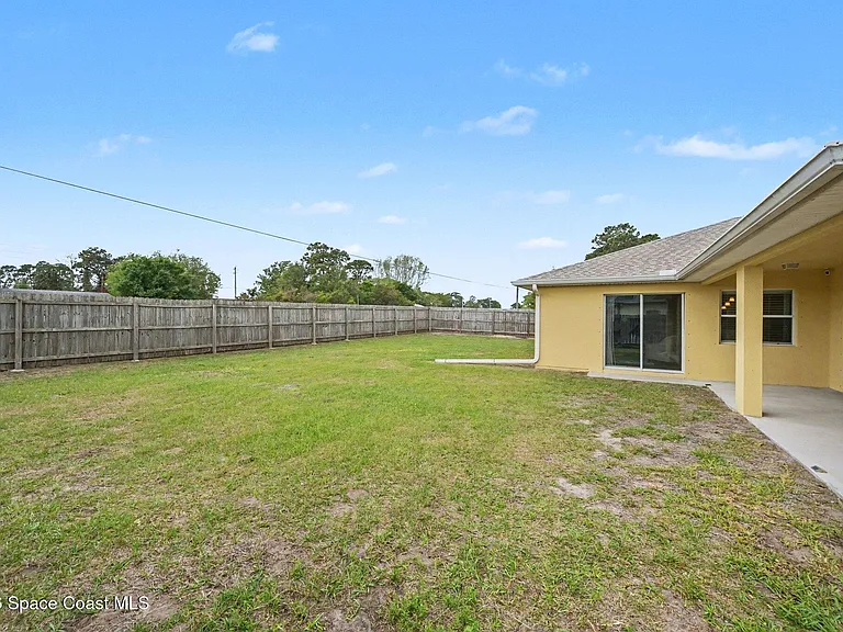 992 Coquina St SE — Photo 4