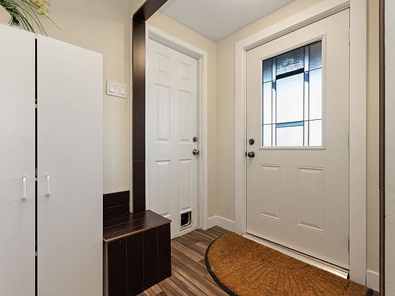 3rd image of 46520 Rolinde Cres #A