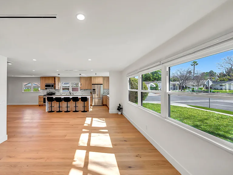 23635 Marylee St — Photo 27