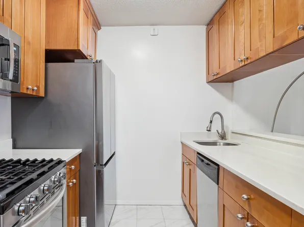 2 South End Avenue image 4 of 18