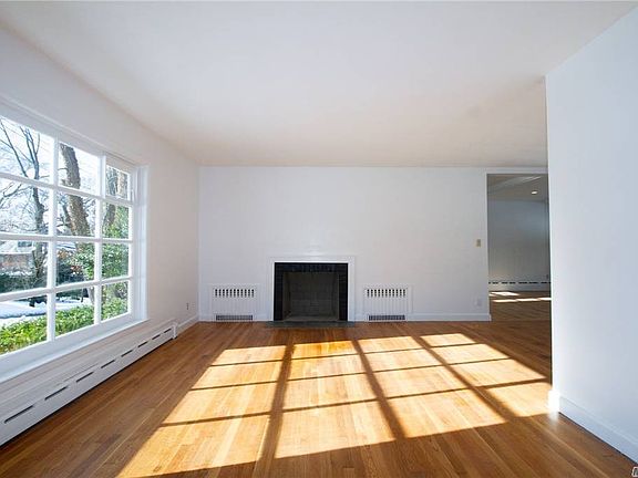 2nd image of 210 Downing Ave