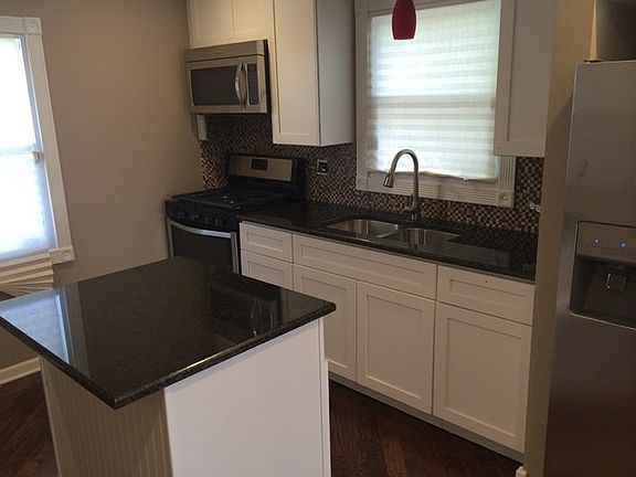 4th image of 10055 S Hoxie Ave