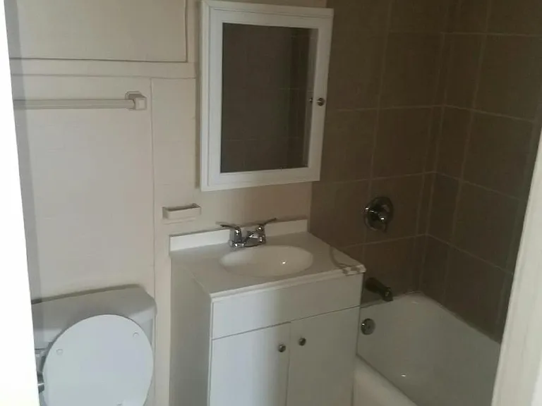 7852 S Eberhart Ave #209 — Photo 3