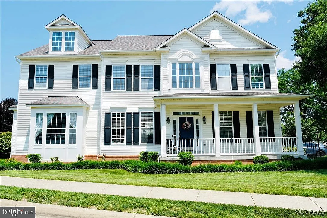 4 bed, 2.5 bath, 2760 sqft, $4,200 — Photo 1