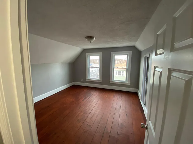 146 Charles St — Photo 11