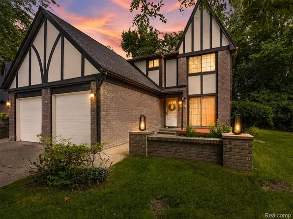 22664 W Eleven Mile Rd, Southfield, MI 48034