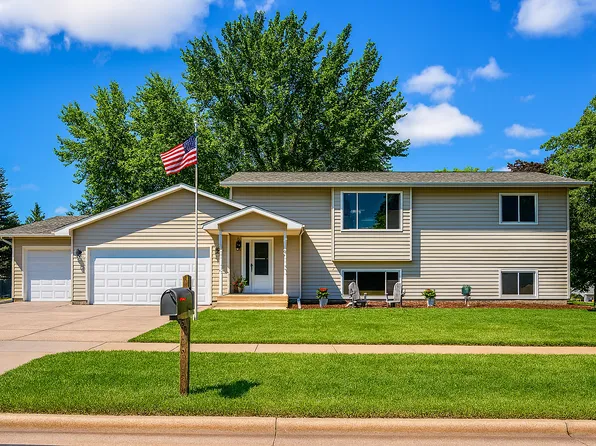 902 11th St W, Hastings, MN 55033