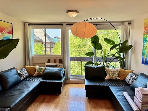 12 Inman St Photo 1