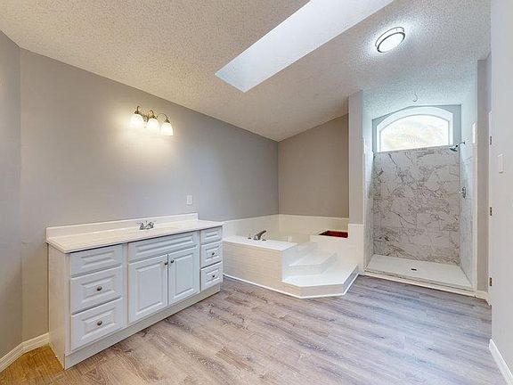 4th image of 32 Prescott Ln