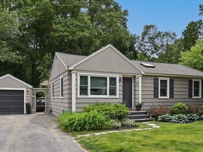 28 Sutherland St, Andover, MA, 01810