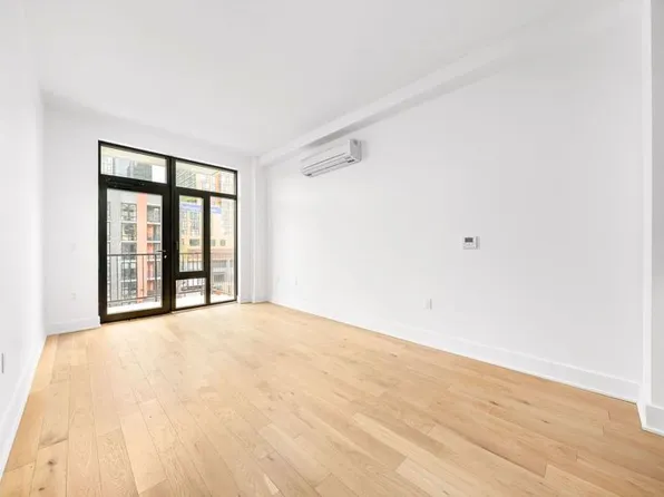 2-24 26th Avenue image 4 of 19