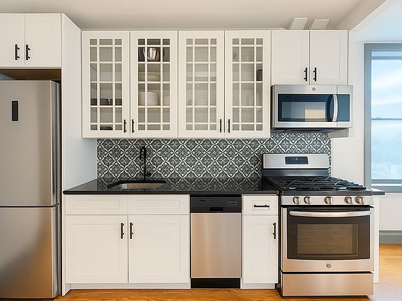 3rd image of 264 Sullivan Pl APT 7B