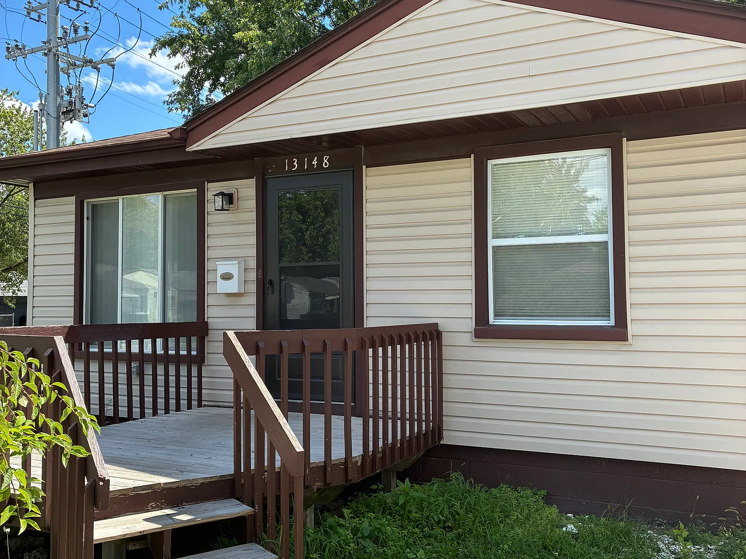 3 bed, 900 sqft, $1,695 — Photo 1
