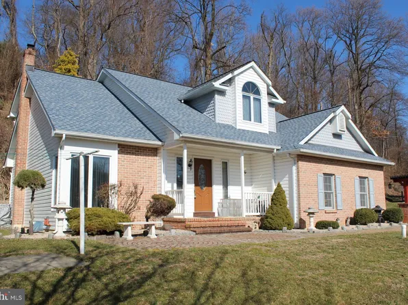1225 Ironstone Dr, Boyertown, PA 19512