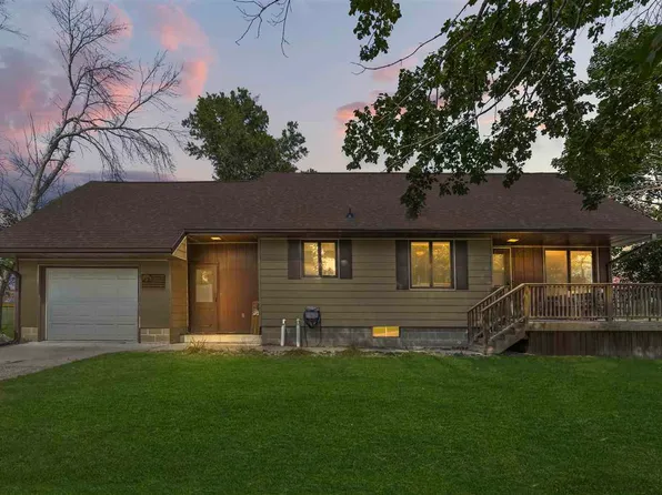 202 4th St, Keystone, IA 52249