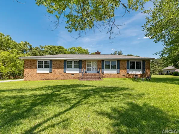 410 Elkins Dr, Roanoke Rapids, NC 27870