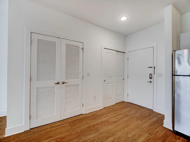 425 Bergen Ave #1 — Photo 11