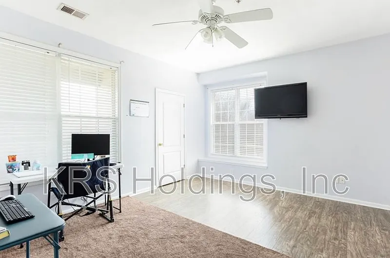 Building Photo - 1075 Grand Oak Ln