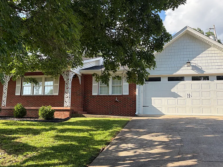 7017 Palermo Dr — Photo 3