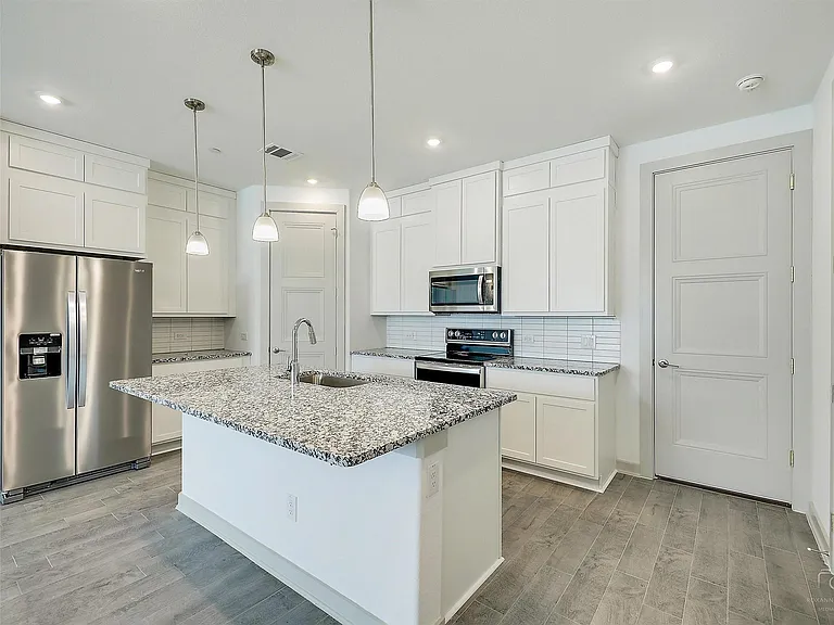 563 Eiseley Dr — Photo 8