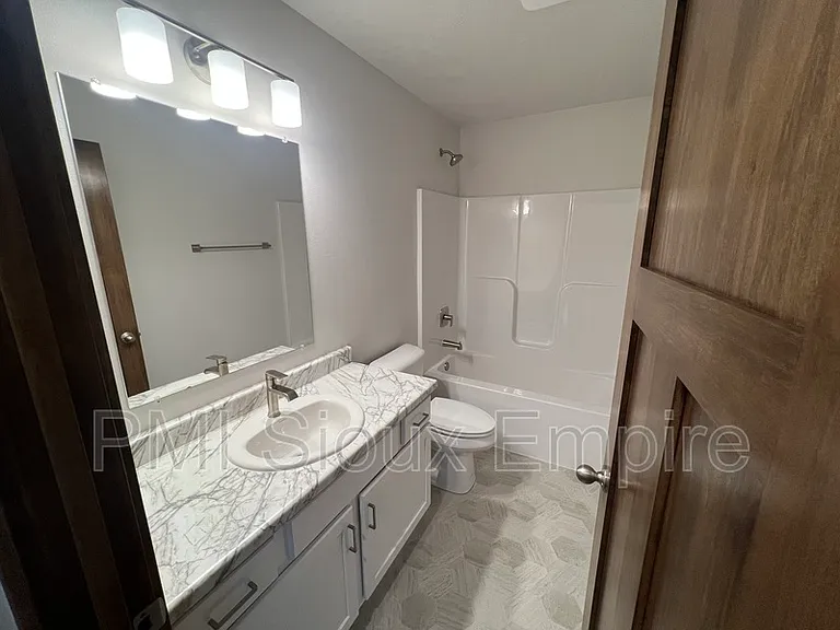 5510 E Lebridge St — Photo 5