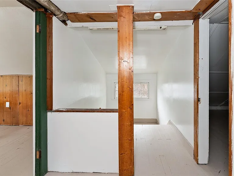 19 Genesee Park Blvd — Photo 47