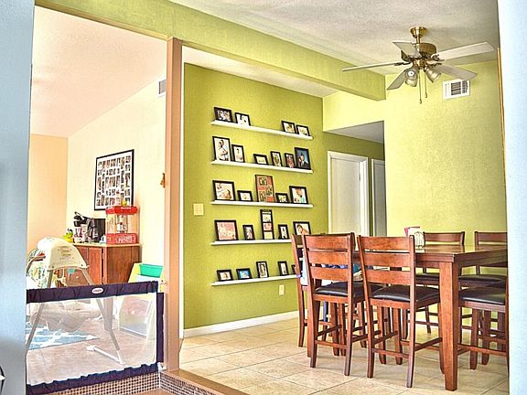 3rd image of 20 Caswell Cir