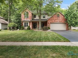 760 Weatherstone Rd, Holland, OH 43528