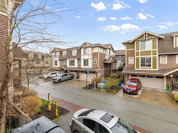 3rd image of 45025 Wolfe Rd #8