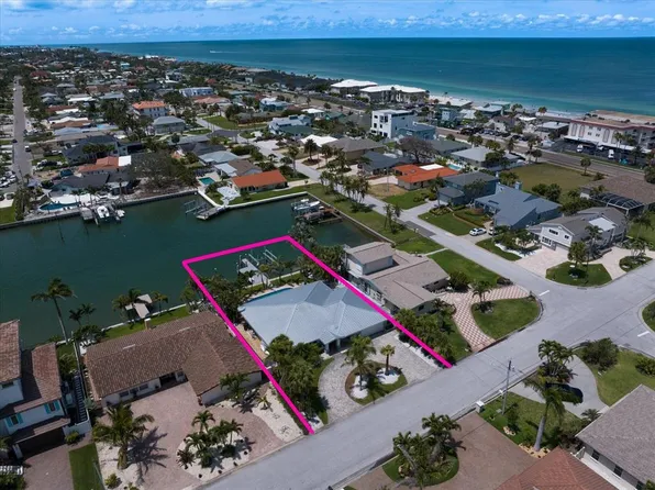 202 Howard Dr, Belleair Beach, FL 33786