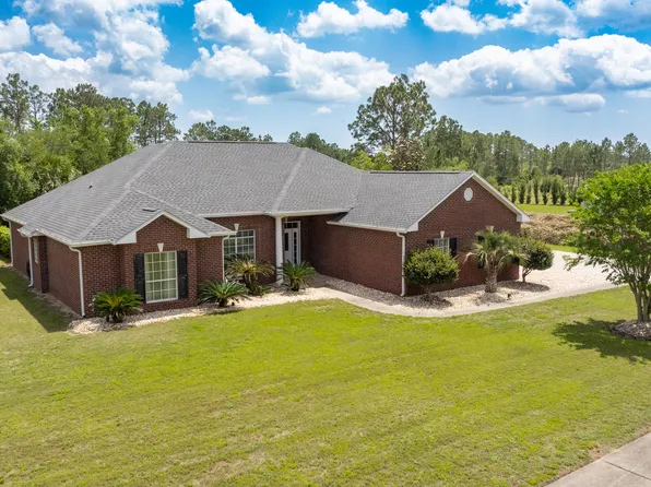 51 Tournament Ln, Freeport, FL 32439