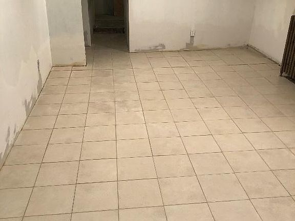 4th image of 521 E Clarkson Ave #1