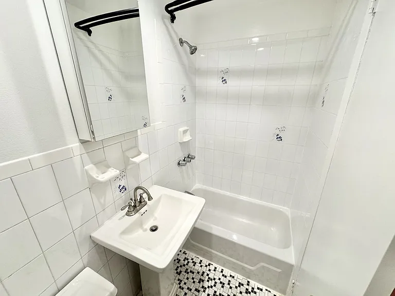 21 Jones St #18 — Photo 12