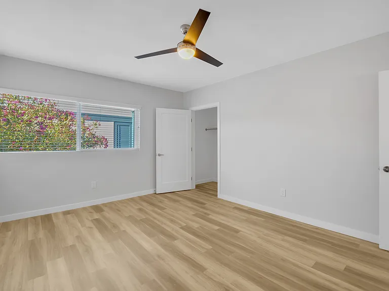 3650 Newton — Photo 18