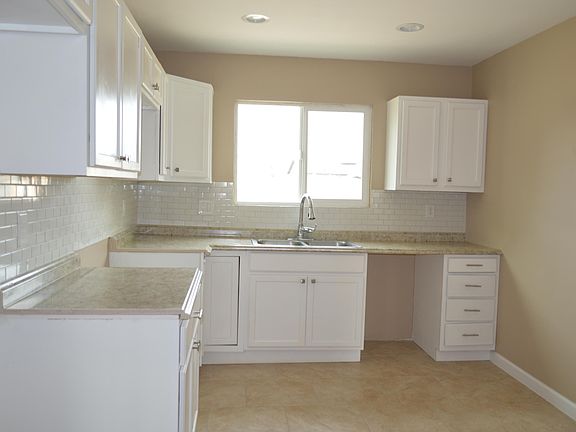 5th image of 4606 W Indianola Ave