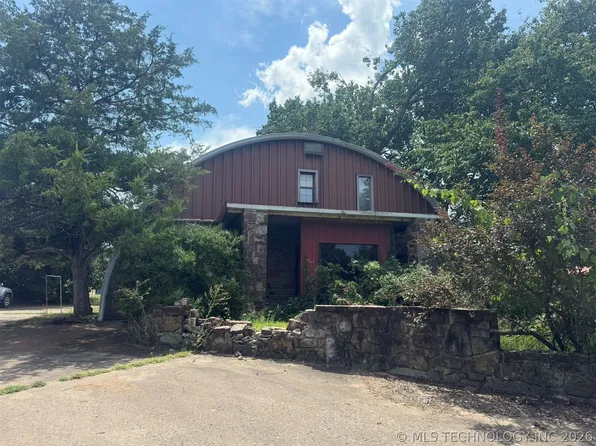 912 W Cedar St, Stilwell, OK 74960