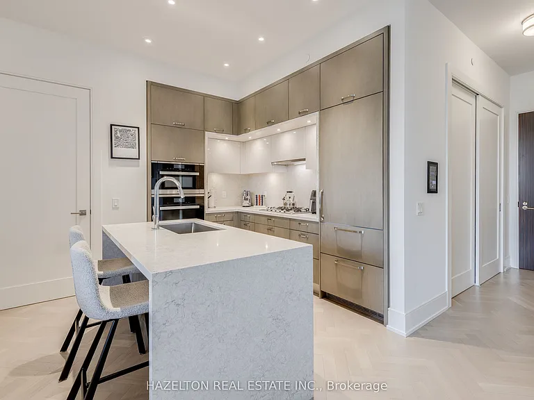 455 Wellington St W #301 — Photo 7