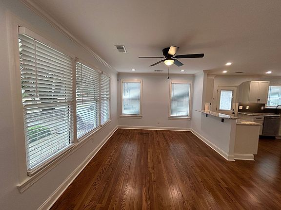 3rd image of 3772 Shirlwood Ave