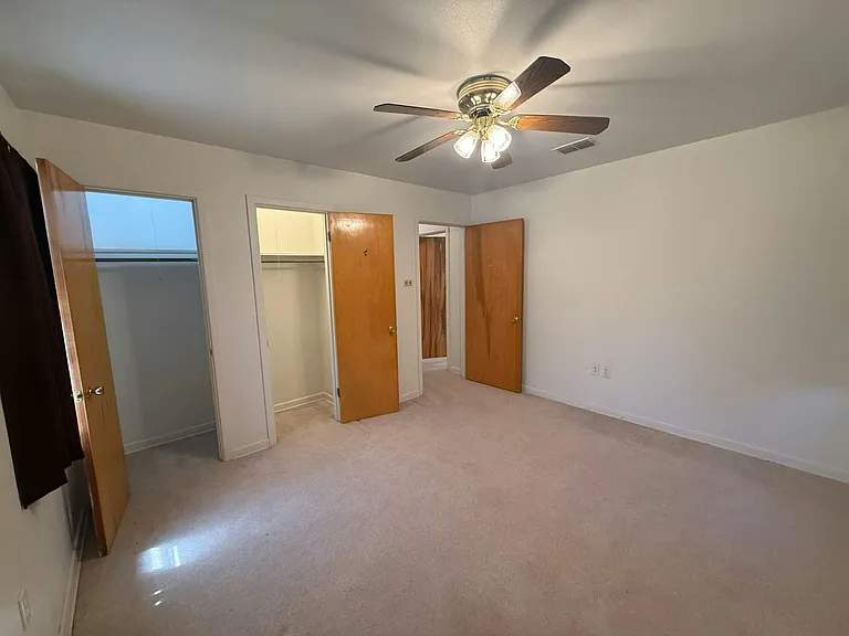 107 Avenue G — Photo 24