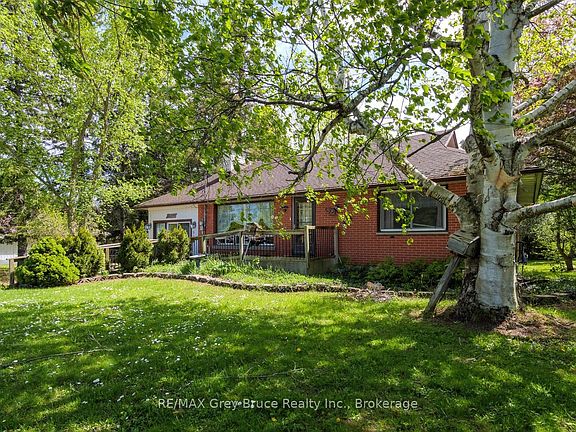 2nd image of 515 Princess St
