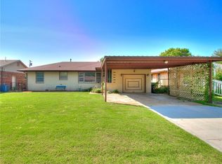 512 SW 2nd St, Moore, OK 73160