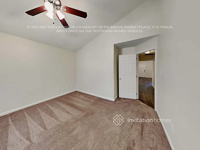 7805 Royce Hall Ln — Photo 10