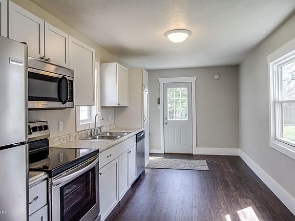 3rd image of 329 Wentworth Ave