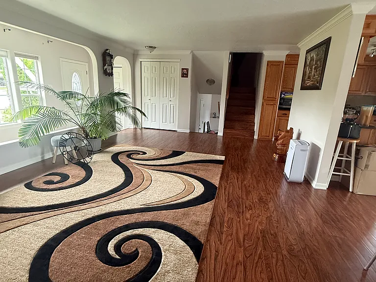 2307 S Best Rd — Photo 7