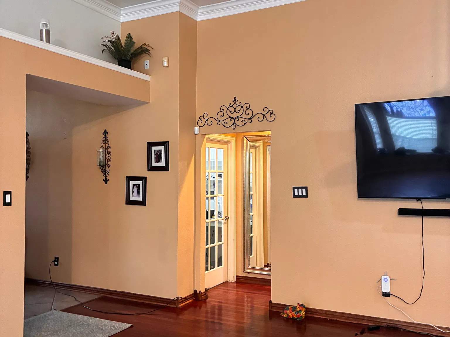 3 bed, 1950 sqft, $2,550 — Photo 2